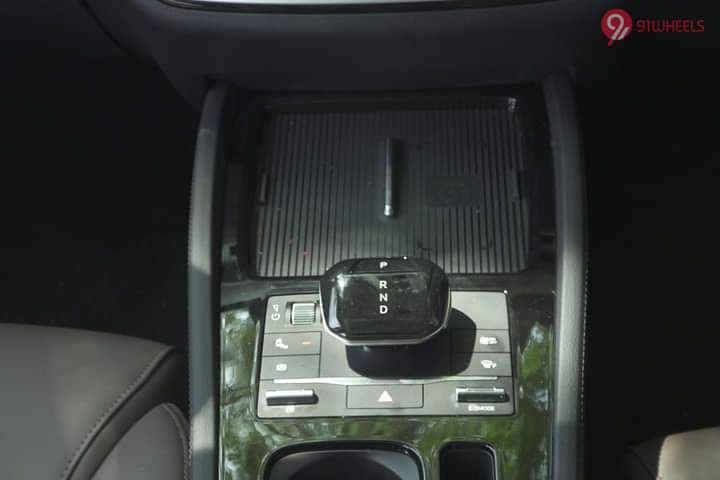 BYD eMAX 7 Parking Brake/Emergency Brake