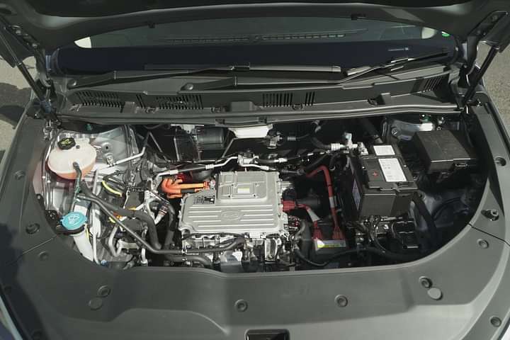 BYD eMAX 7 Engine Shot