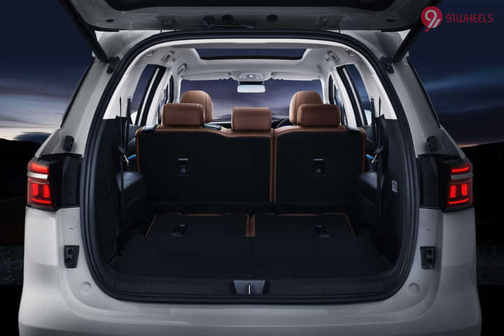 BYD eMAX 7 Bootspace
