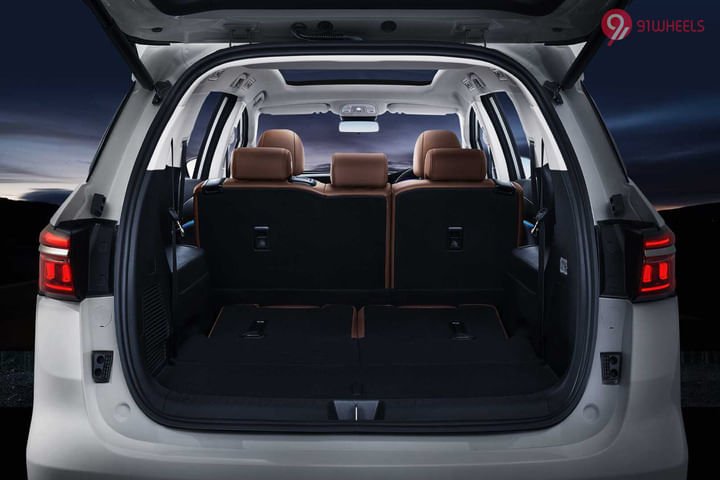 BYD eMAX 7 Bootspace