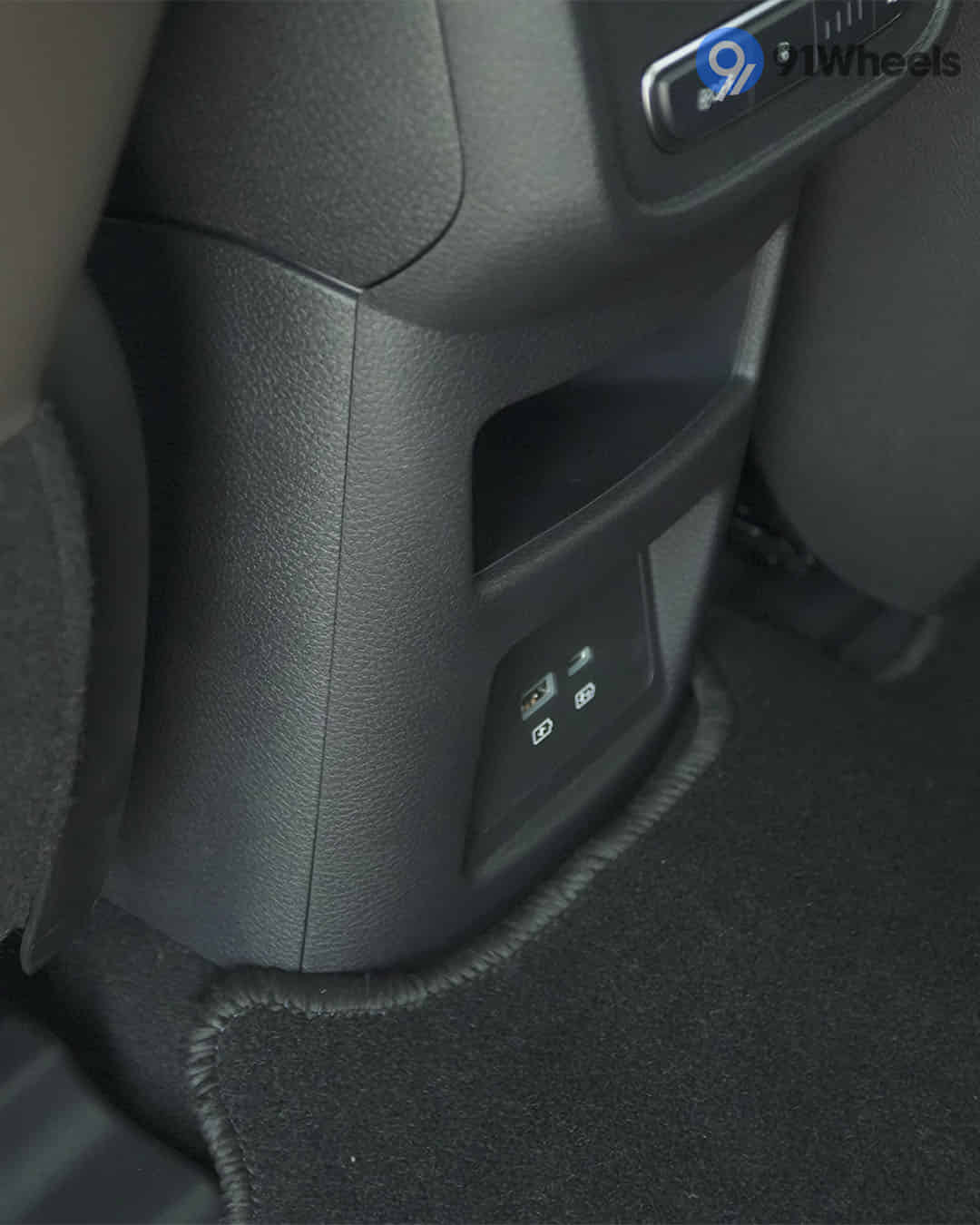 Power Socket / USB / Wireless Charging