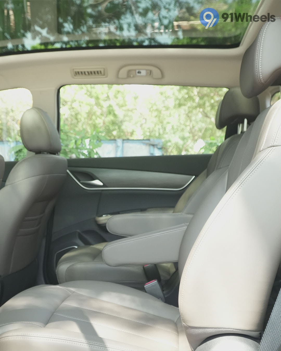 Seats & Cabin Comfort - 2 Seats & Cabin Comfort - 2