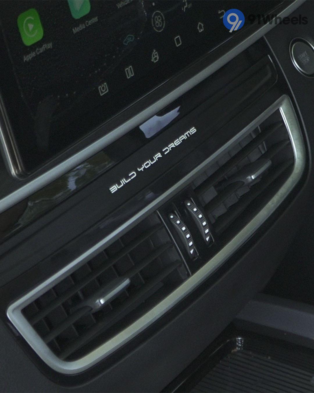 Dashboard & Front Cabin - 1 Dashboard & Front Cabin - 1