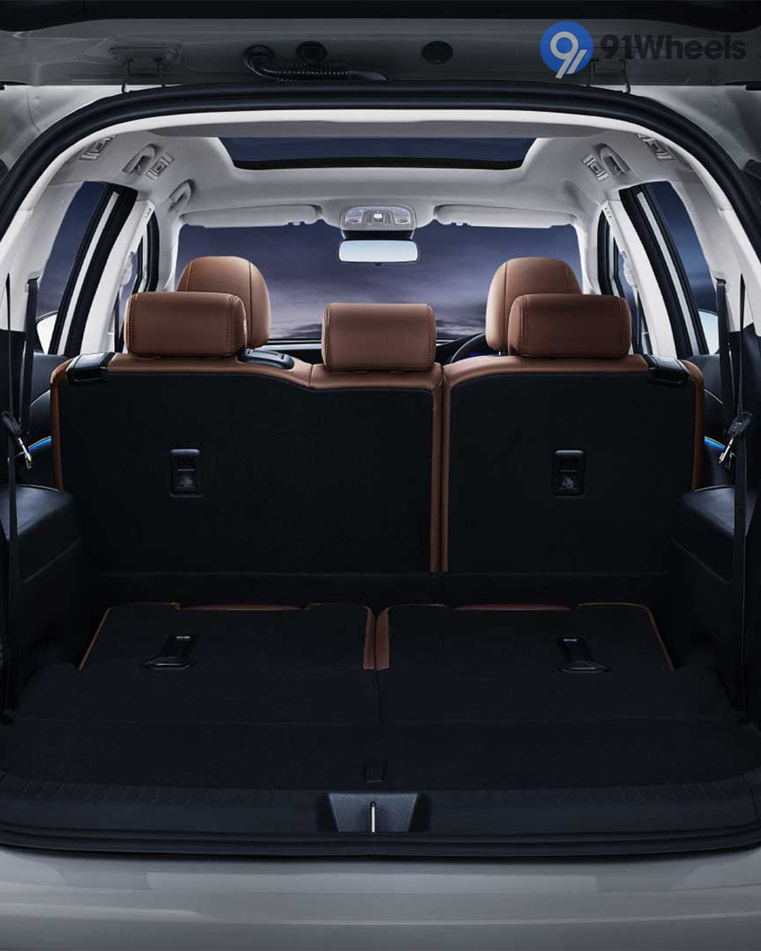 Bootspace & Utility - 3 Bootspace & Utility - 3