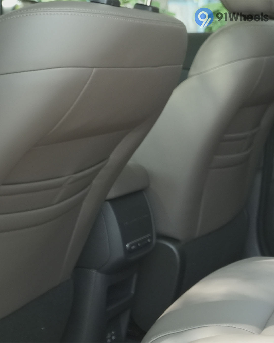 Seats & Cabin Comfort - 6 Seats & Cabin Comfort - 6