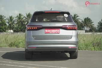BYD eMAX 7 Rear View BYD eMAX 7 Rear View