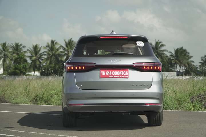 BYD eMAX 7 Rear View