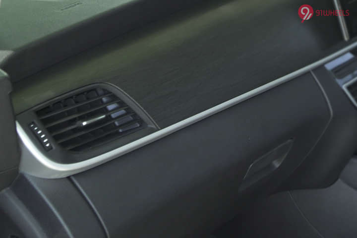 BYD eMAX 7 Front Passenger Air Vent