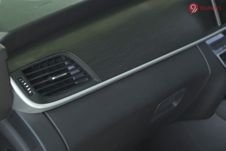 BYD eMAX 7 Front Passenger Air Vent