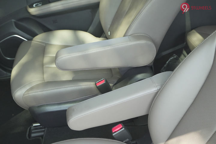 BYD eMAX 7 Front Centre Arm Rest