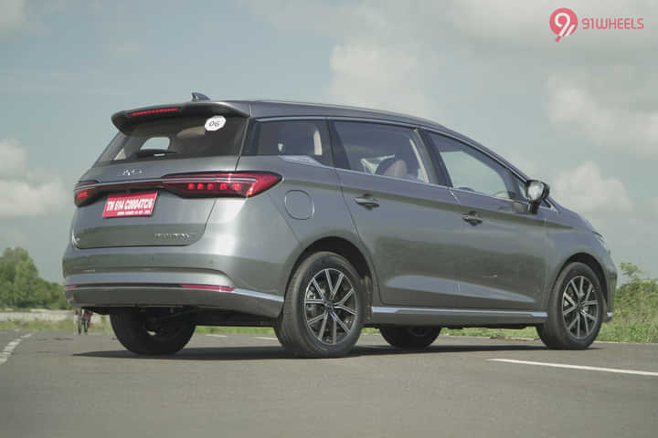 BYD eMAX 7 Right Rear Three Quarter BYD eMAX 7 Right Rear Three Quarter