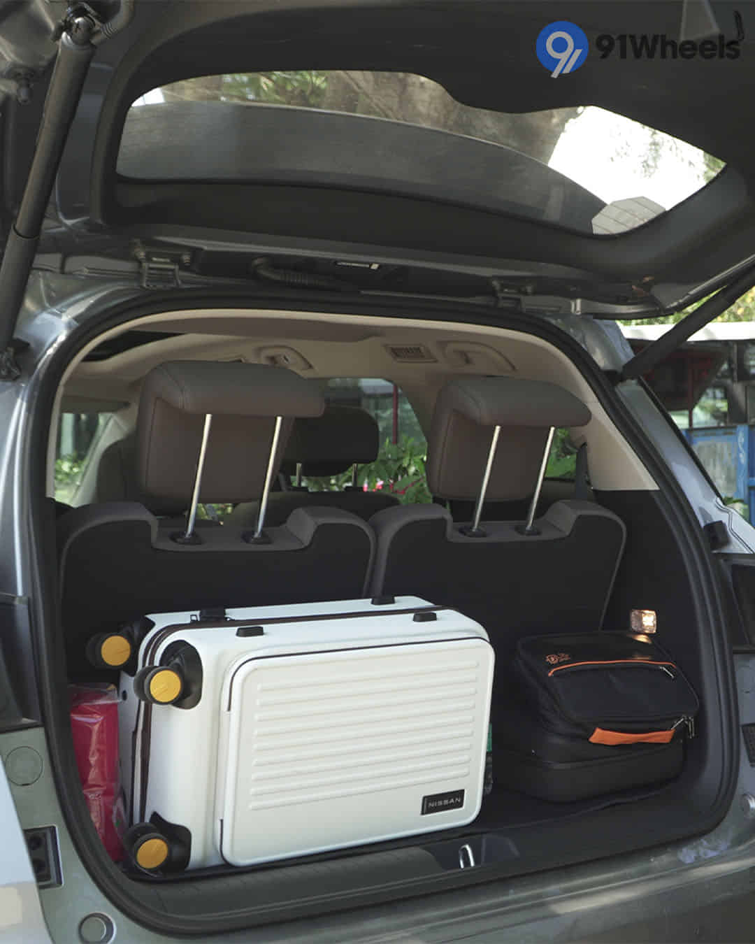 Bootspace with Luggage