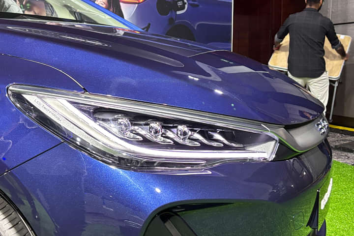 BYD eMAX 7 Headlight