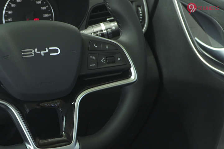 BYD eMAX 7 Right Steering Mounted Controls