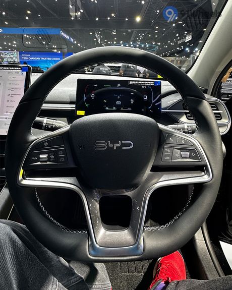 Seal 5 Hybrid Steering Wheel
