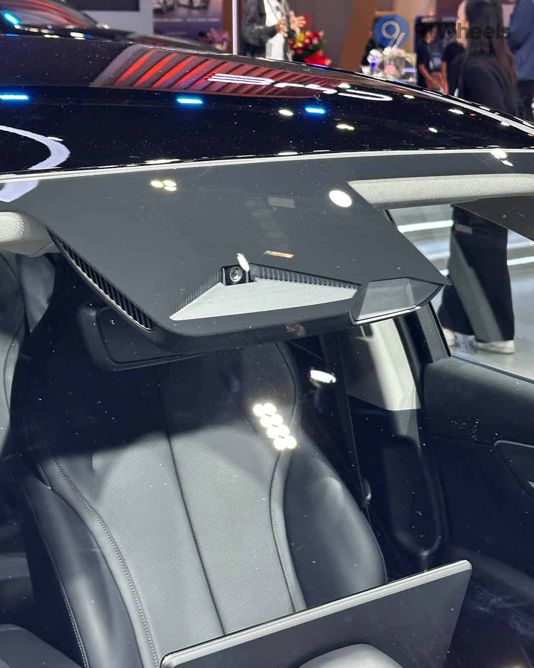 Front Windshield / Windscreen