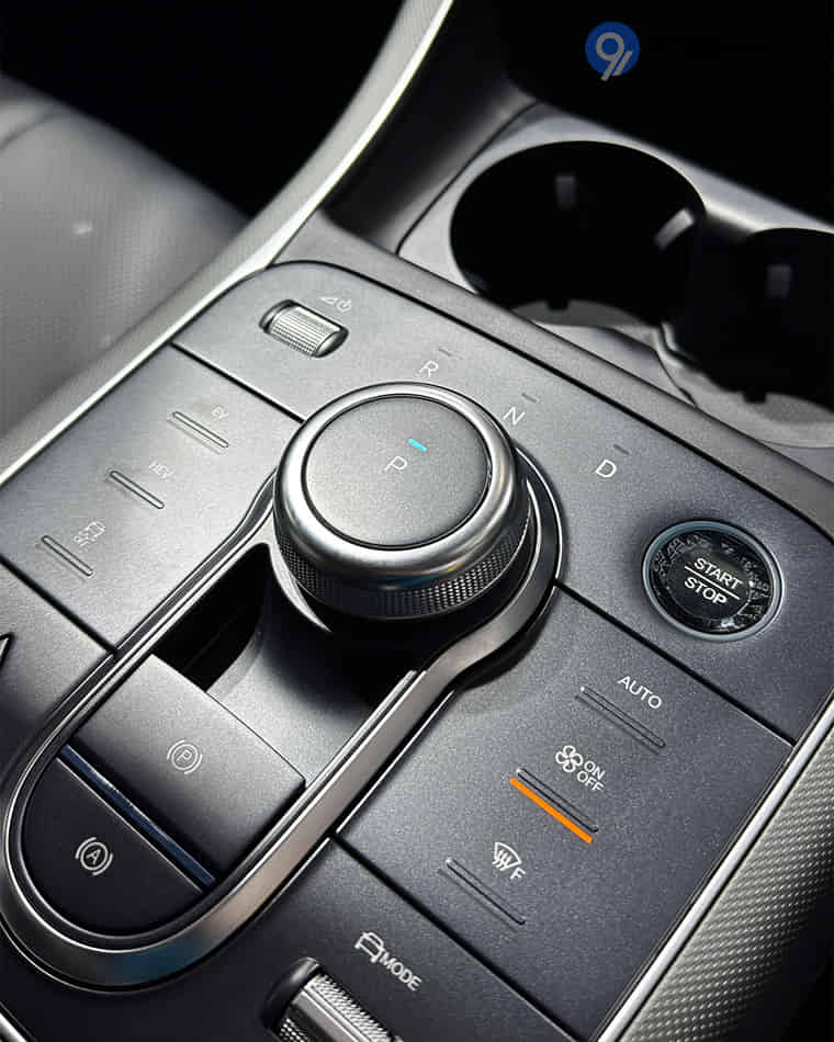 Dashboard & Front Cabin - 2