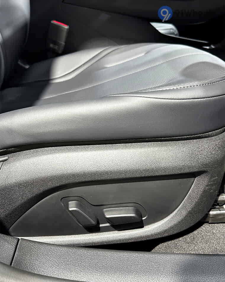 Seats & Cabin Comfort - 6