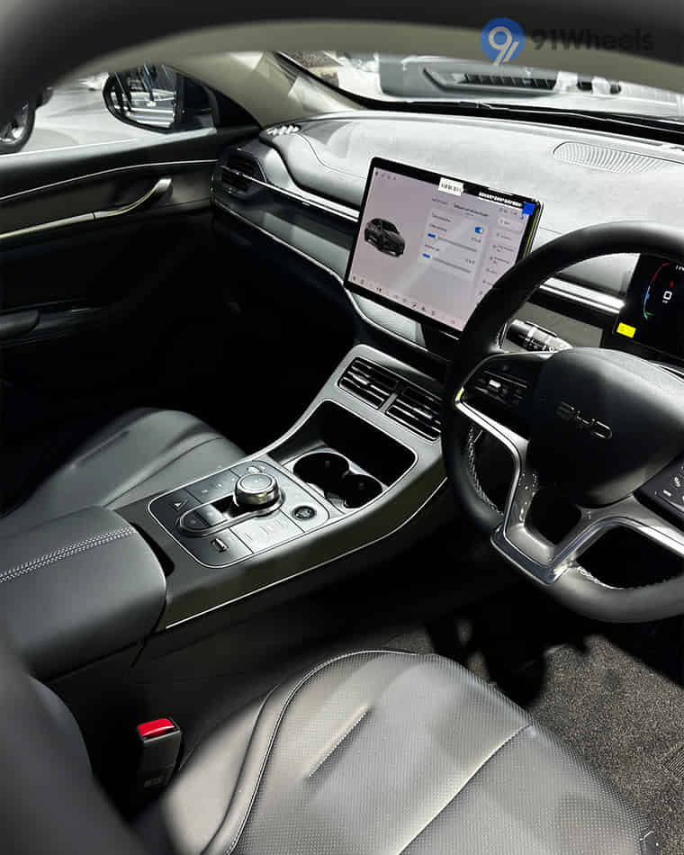 Dashboard & Front Cabin - 1