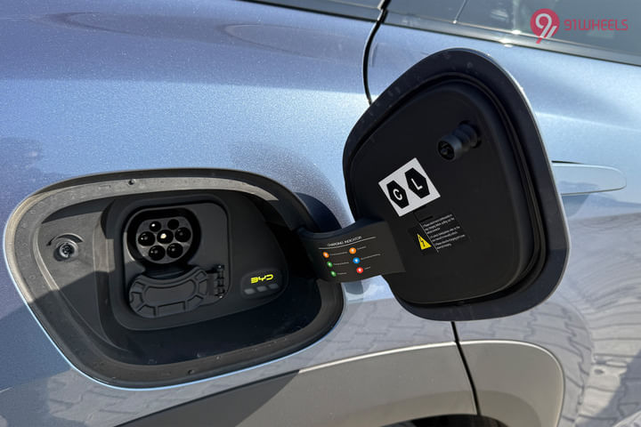 BYD Sealion 7 Open Fuel Lid