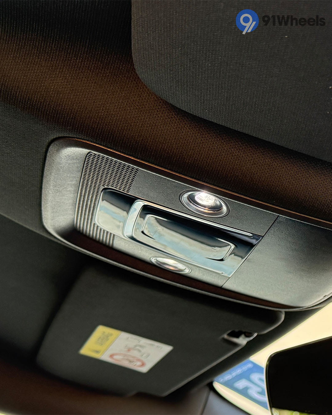 Infotainment & Charging - 3