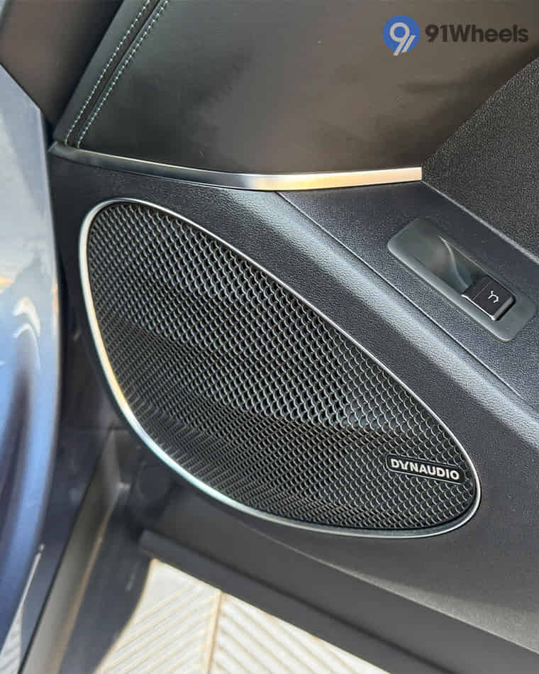 Infotainment & Charging - 1