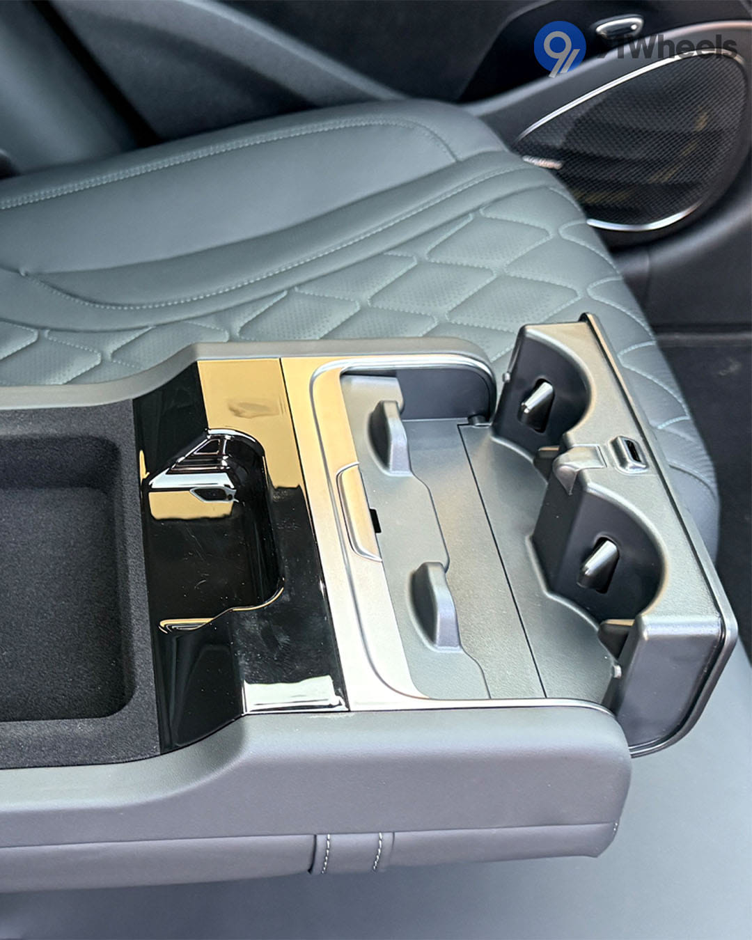 BYD Sealion 7 Rear Cup Holders