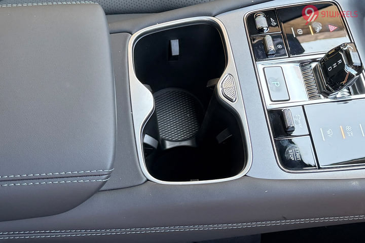 BYD Sealion 7 Cup Holders