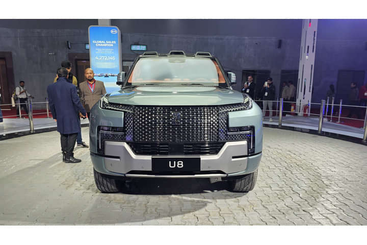 BYD YangWang U8 Front View