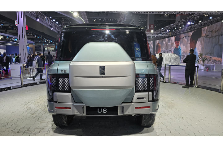 BYD YangWang U8 Rear View