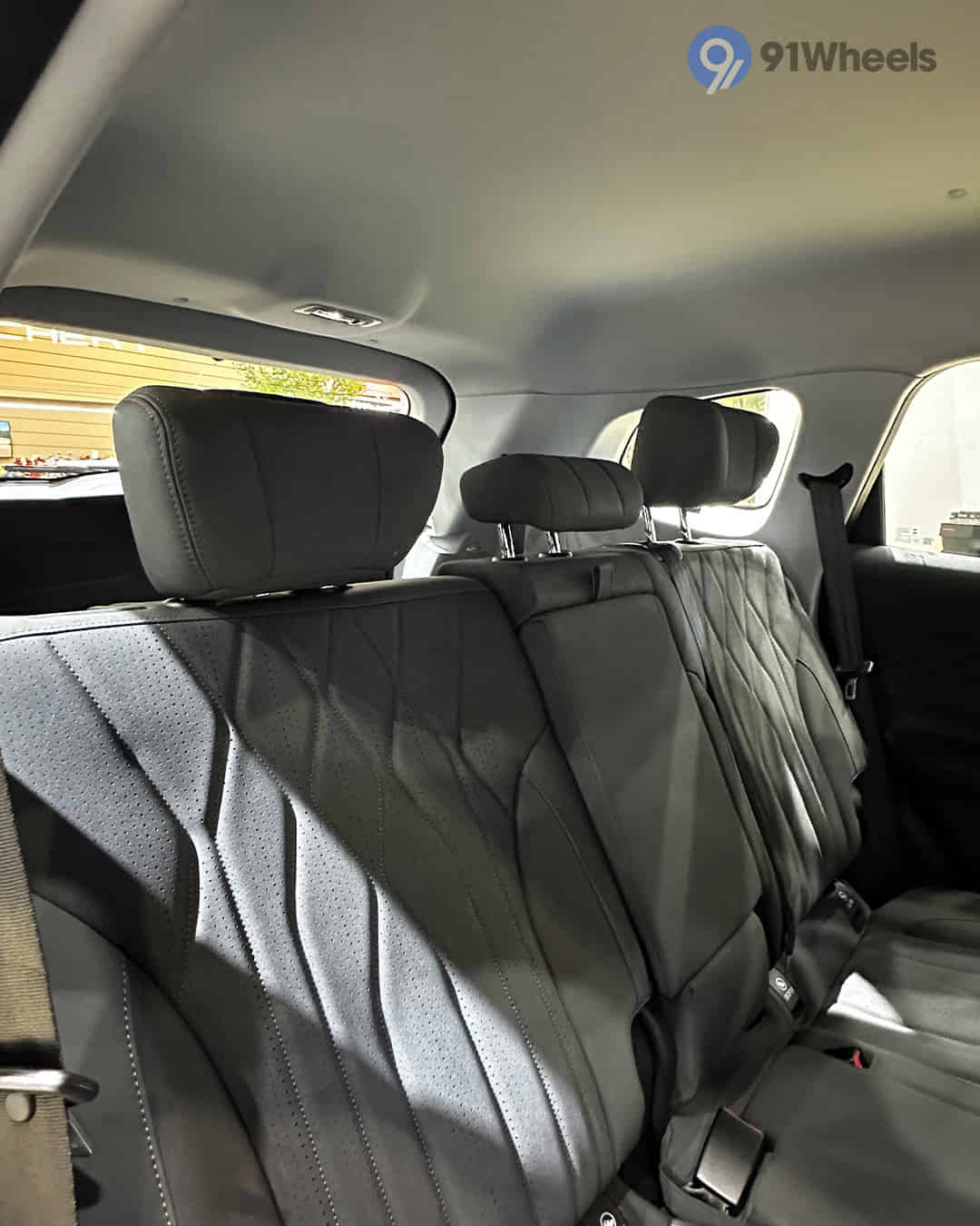 Rear Headrests Rear Headrests