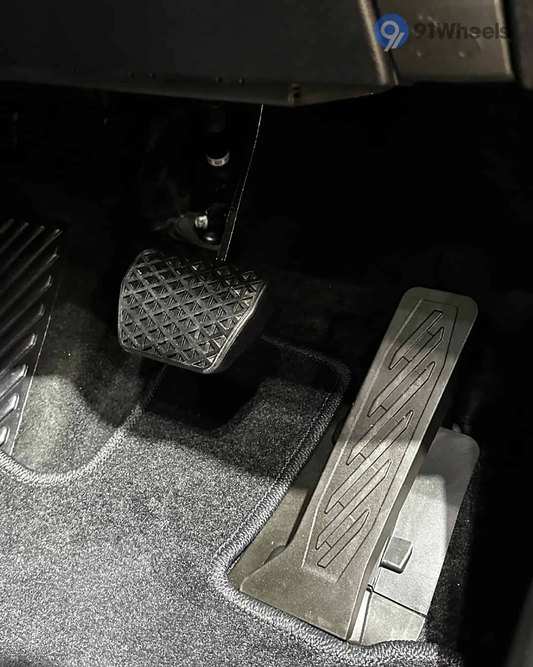 Pedals / Foot Controls Pedals / Foot Controls