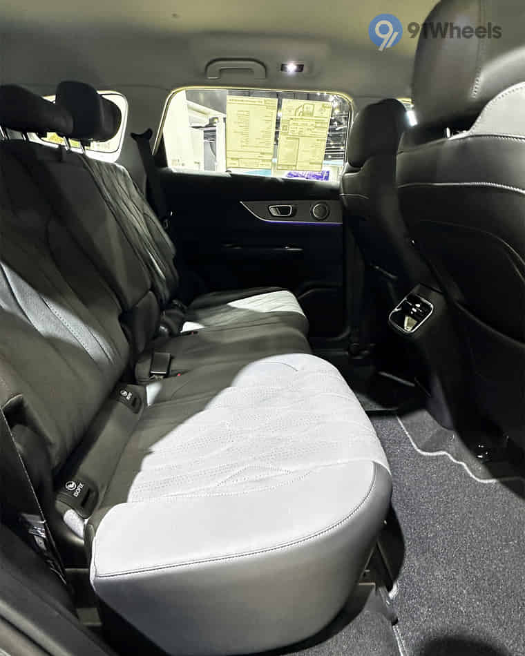 Seats & Cabin Comfort - 2 Seats & Cabin Comfort - 2