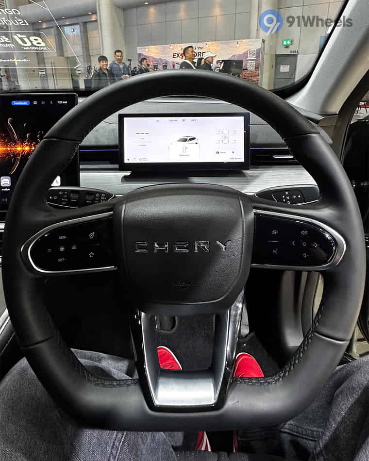 Dashboard & Front Cabin - 1 Dashboard & Front Cabin - 1