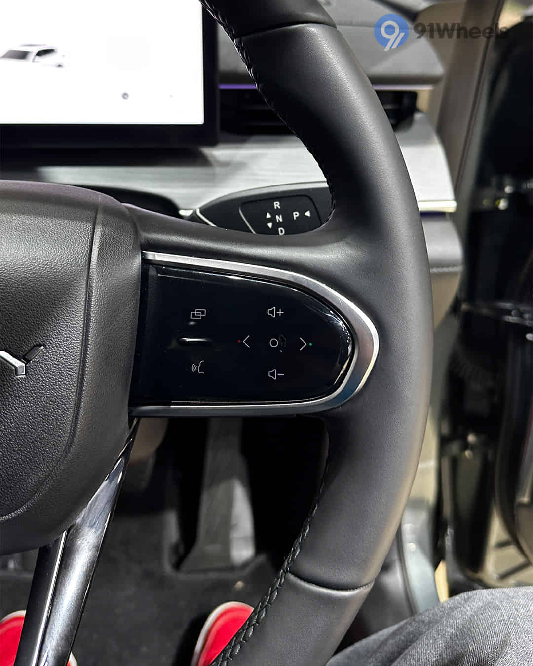 Right Steering Mounted Controls Right Steering Mounted Controls