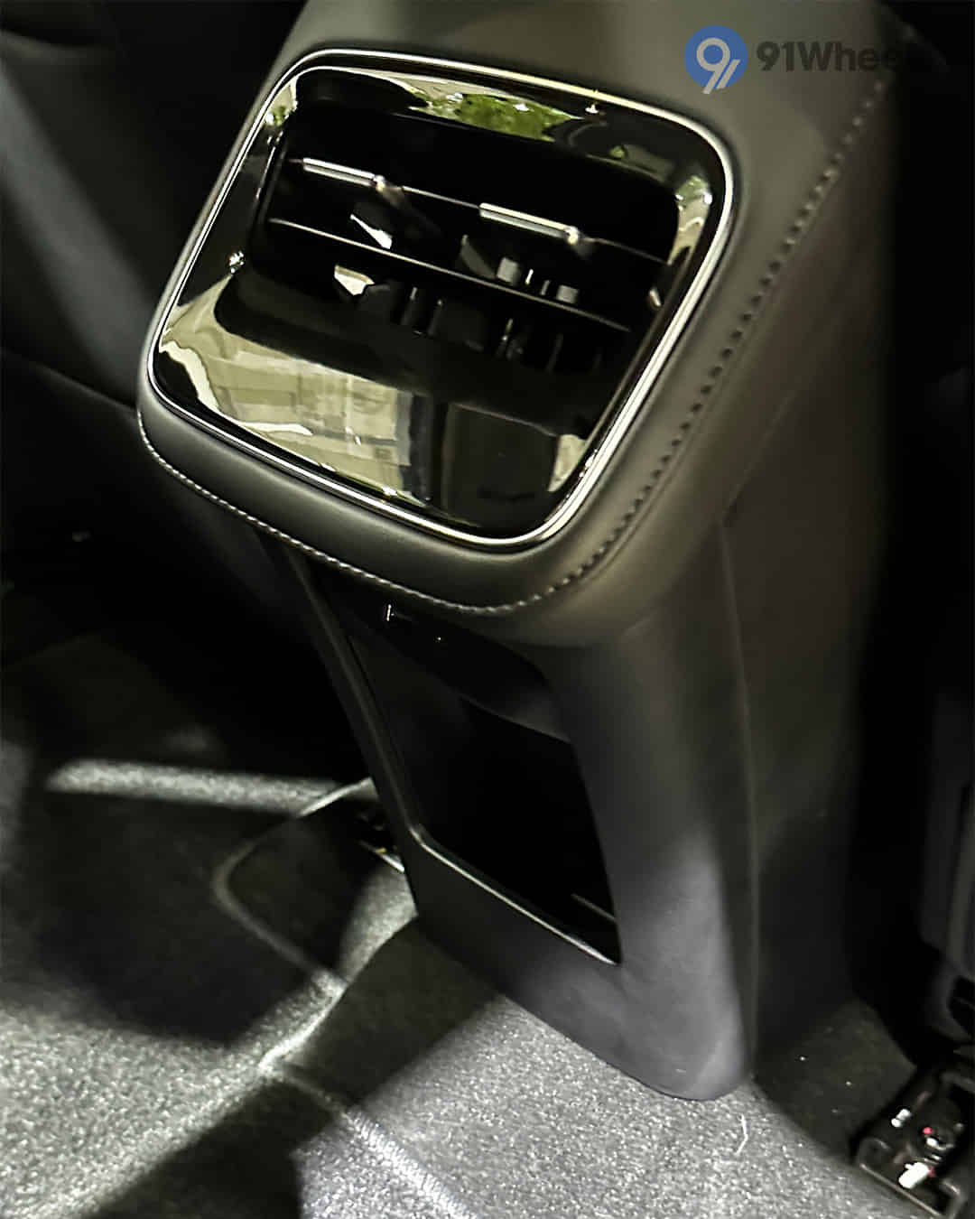 Rear Row Air Vents Rear Row Air Vents