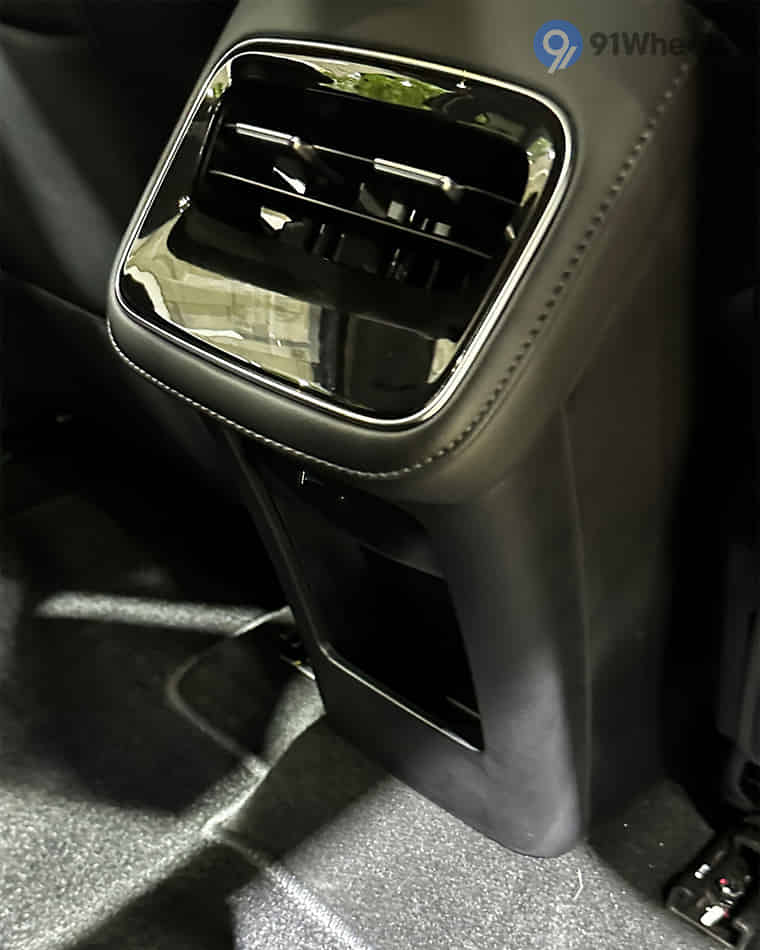 Seats & Cabin Comfort - 3 Seats & Cabin Comfort - 3