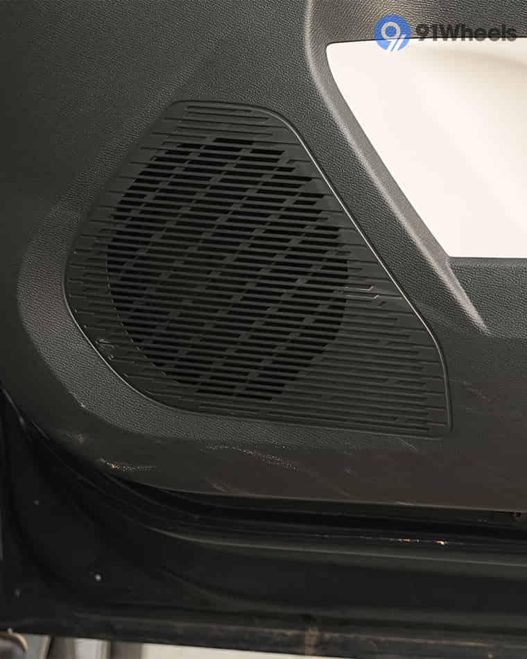 Infotainment & Charging - 1