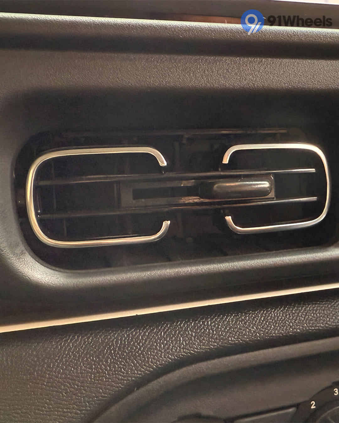 Front Centre Air Vents