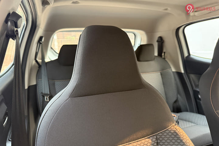 Citroen eC3 Rear Headrests