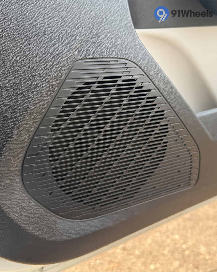 Infotainment & Charging - 1