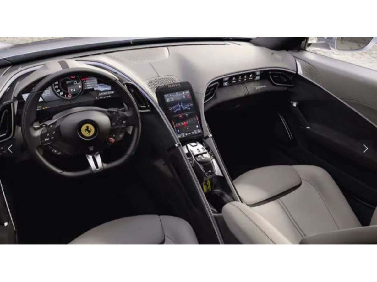 Ferrari Roma Dashboard