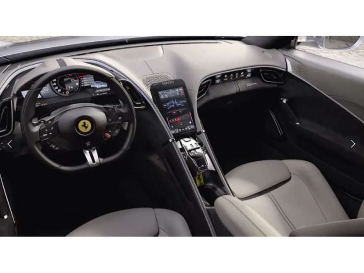 Ferrari Roma Dashboard