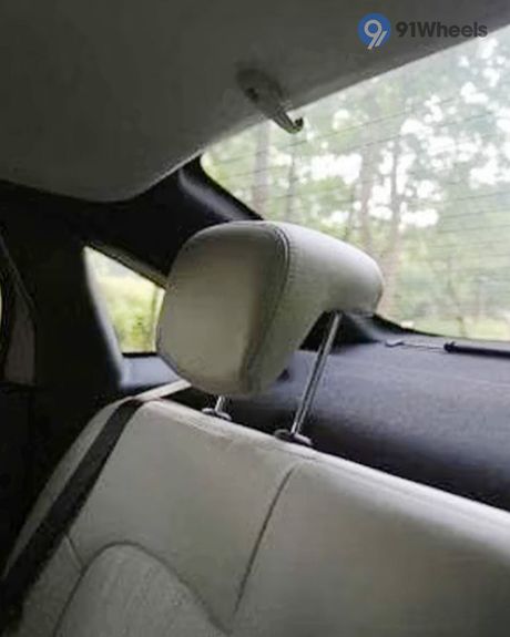Linea 2014-2019 Rear Headrests