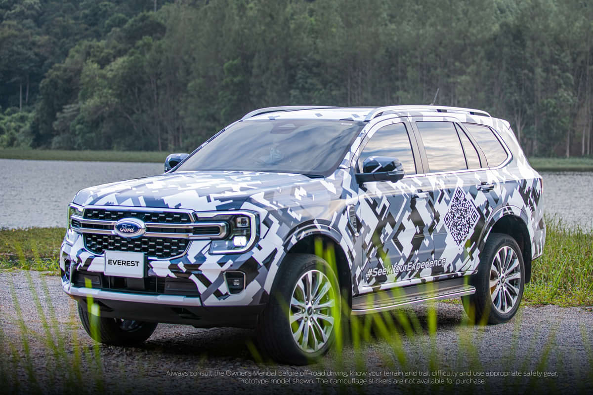 Ford Endeavour 2025 Left Front Three Quarter