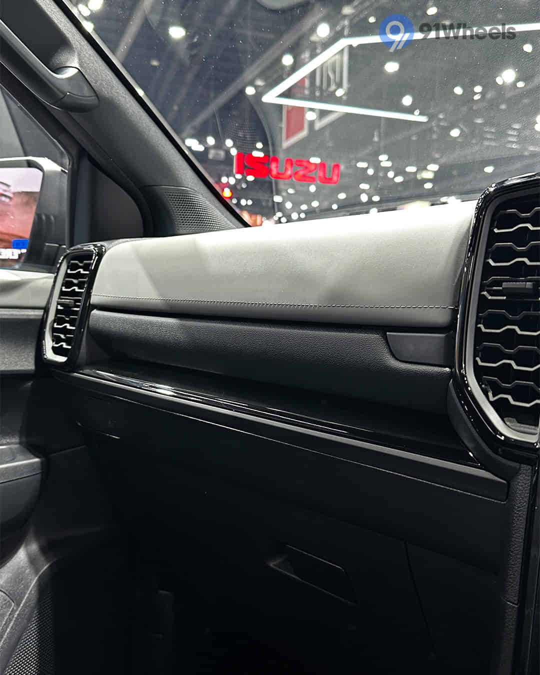 Front Centre Air Vents Front Centre Air Vents