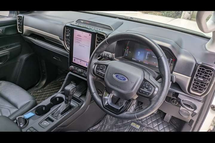 Ford Endeavour 2025 Steering Adjustment Lever/Controller
