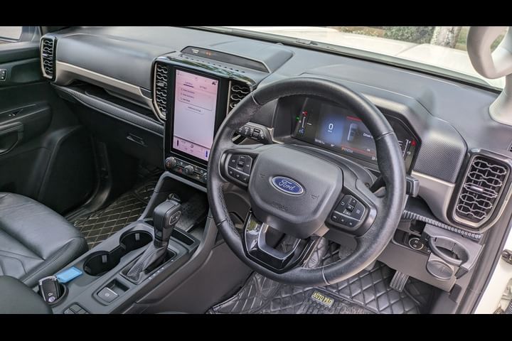 Ford Endeavour 2025 Steering Adjustment Lever/Controller