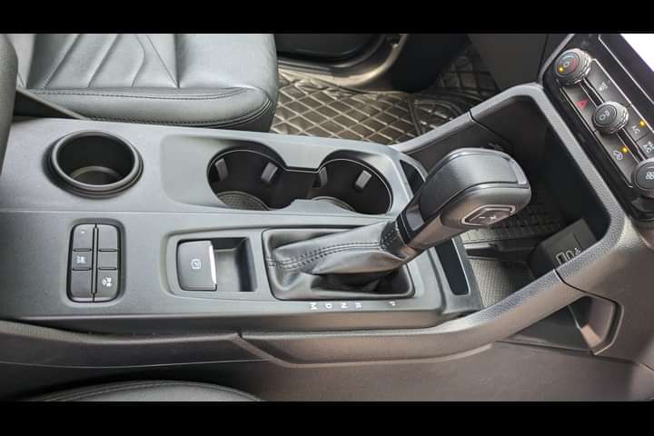 Ford Endeavour 2025 Gear Shifter/Gear Shifter Stalk