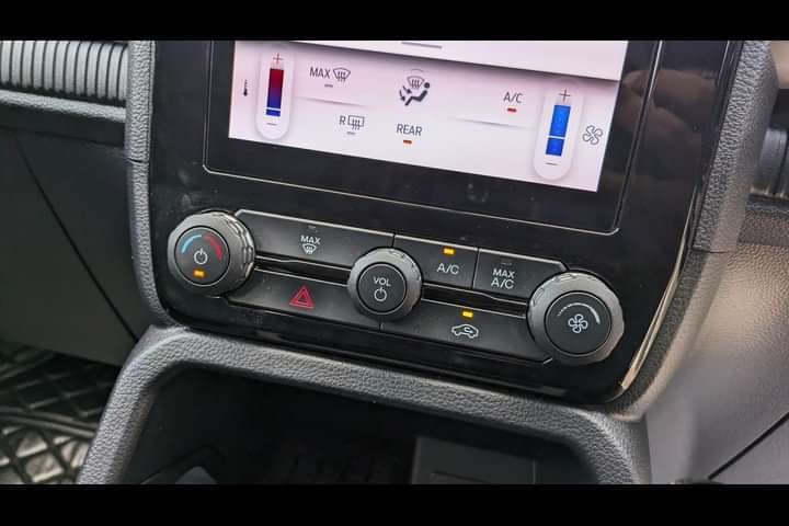 Ford Endeavour 2025 AC Controls